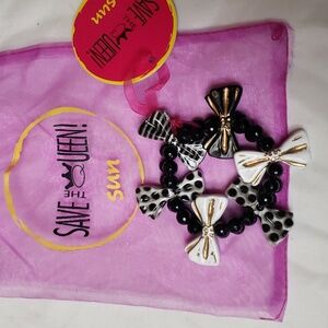 STQ black & white bow bracelet